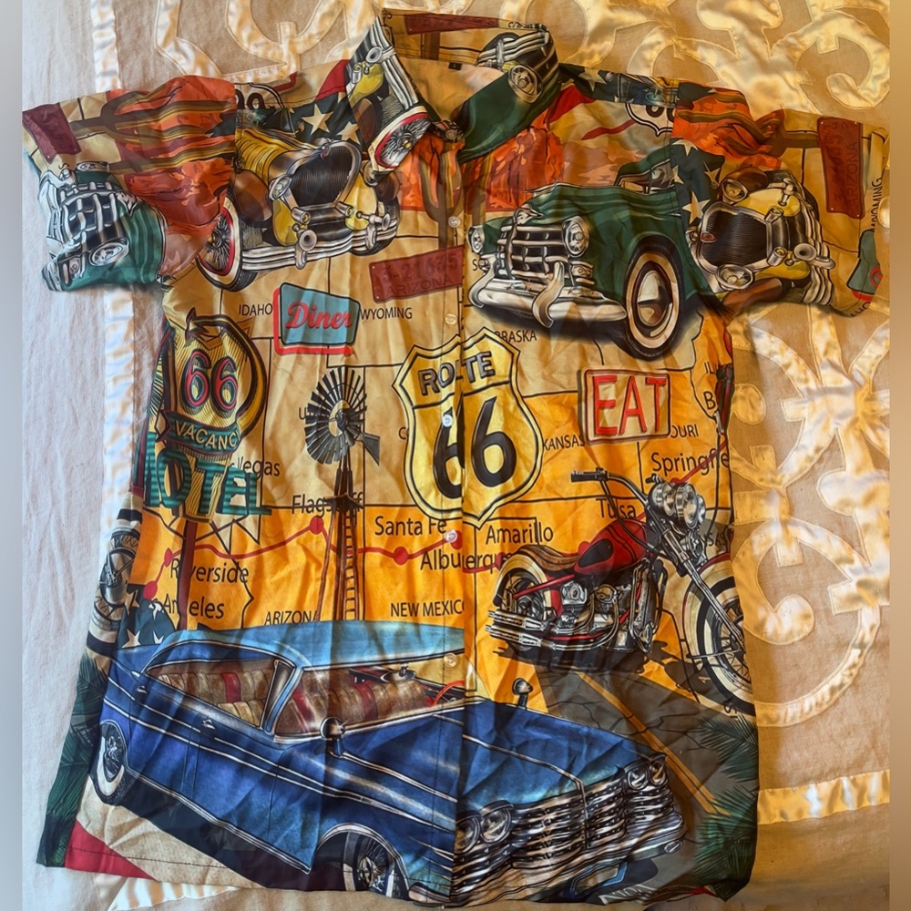 Fun print Men’s short sleeve button down